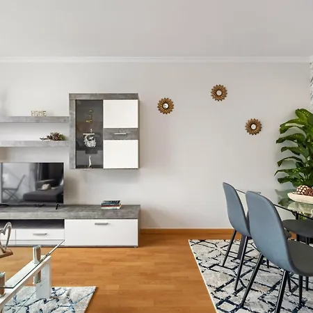 Sunflower Living By Homie * Caniço