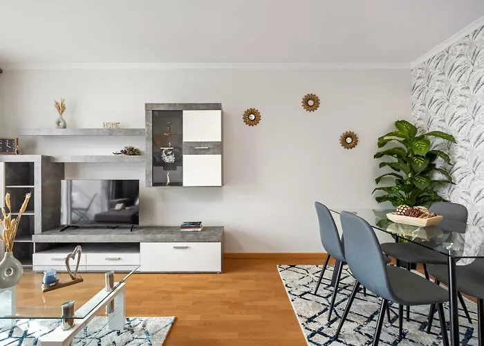 Sunflower Living By Homie * Caniço