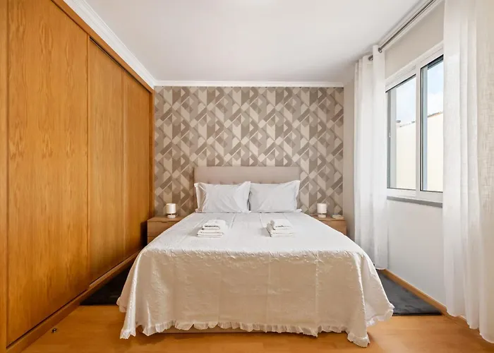 Sunflower Living By Homie Apartmán